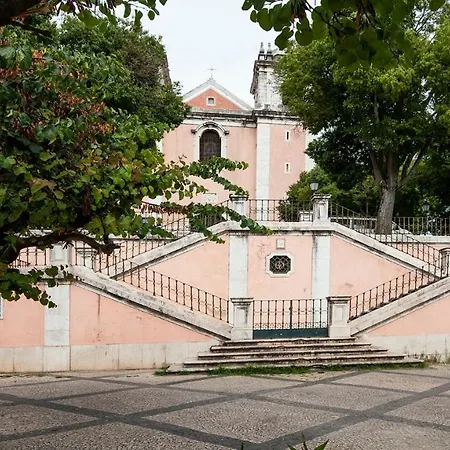 Plum Guide - Read All About It Lisboa