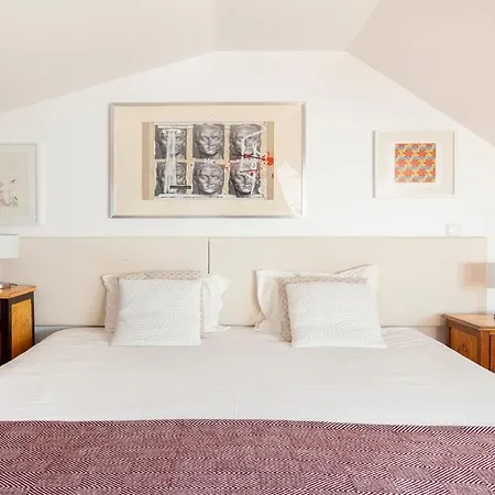 Plum Guide - Read All About It Apartamento