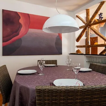 Apartment Plum Guide - Read All About It